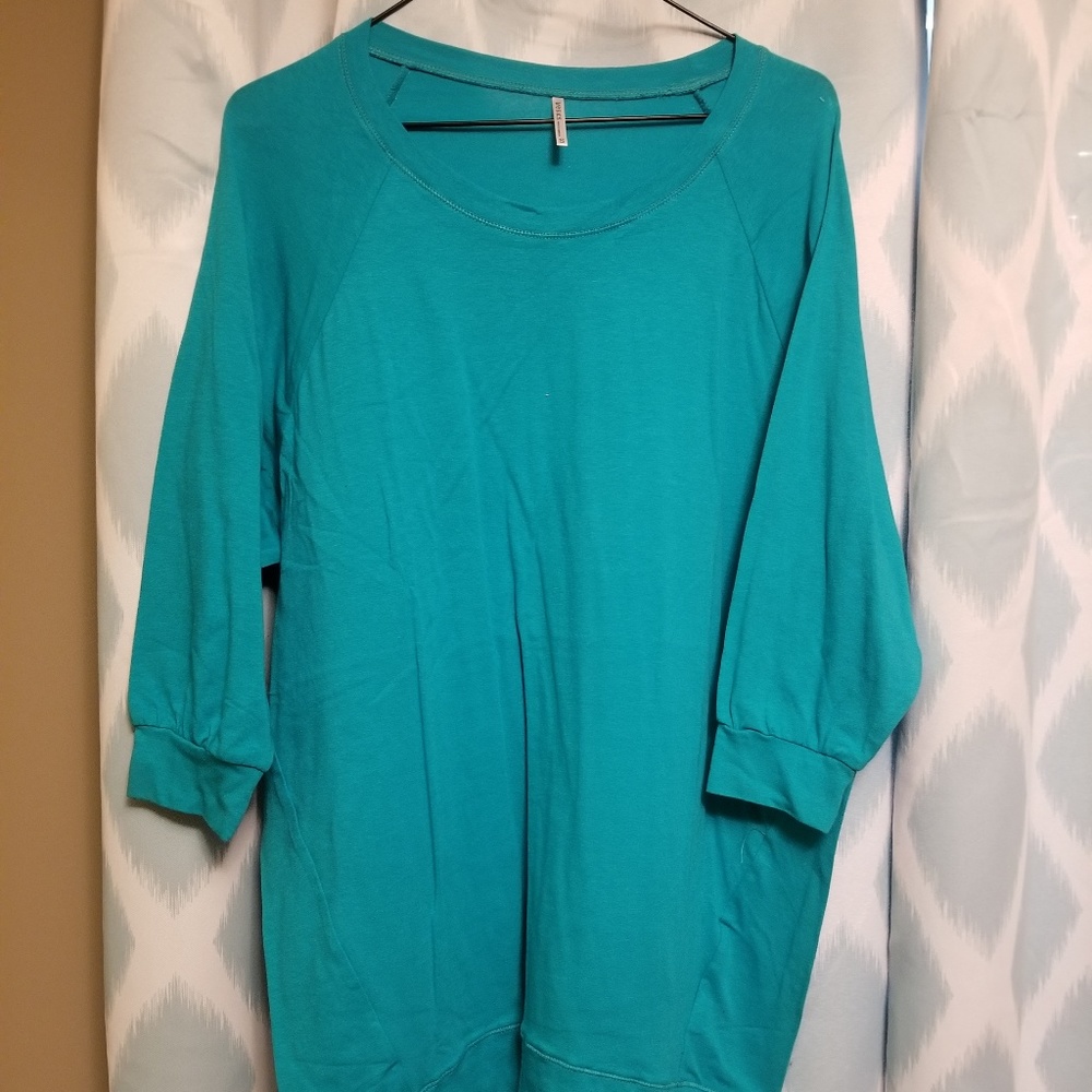 Slouchy Dolman Tunic from The Mint Julep Boutique